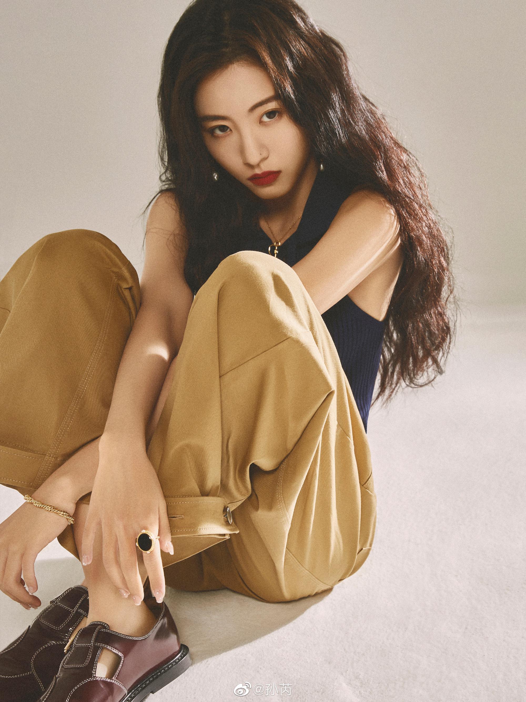 孙芮2022开年写真新鲜出炉啦