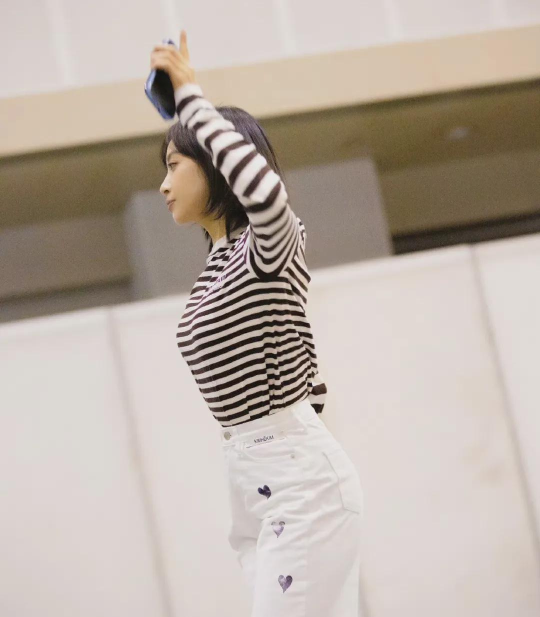 跨年晚会彩排图来了!杨幂潮酷十足,龚俊献上首秀,张艺兴热舞休闲区蓝鸢梦想 - Www.slyday.coM 跨年晚会彩排图来了!杨幂潮酷十足,龚俊献上首秀,张艺兴热舞休闲区蓝鸢梦想 - Www.slyday.coM