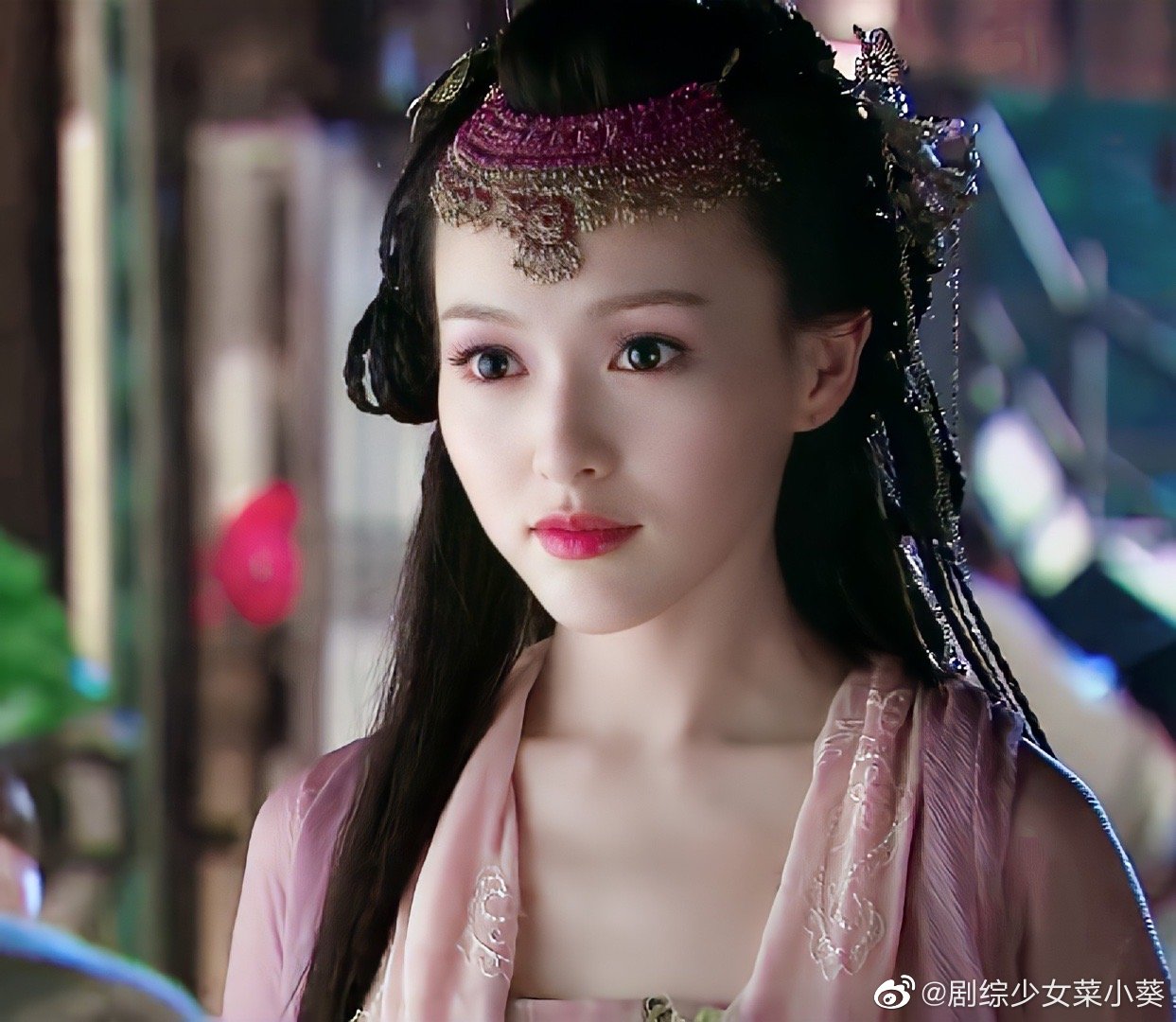 唐嫣仙剑三发布会旧照唐嫣饰演的紫萱真的是太美了