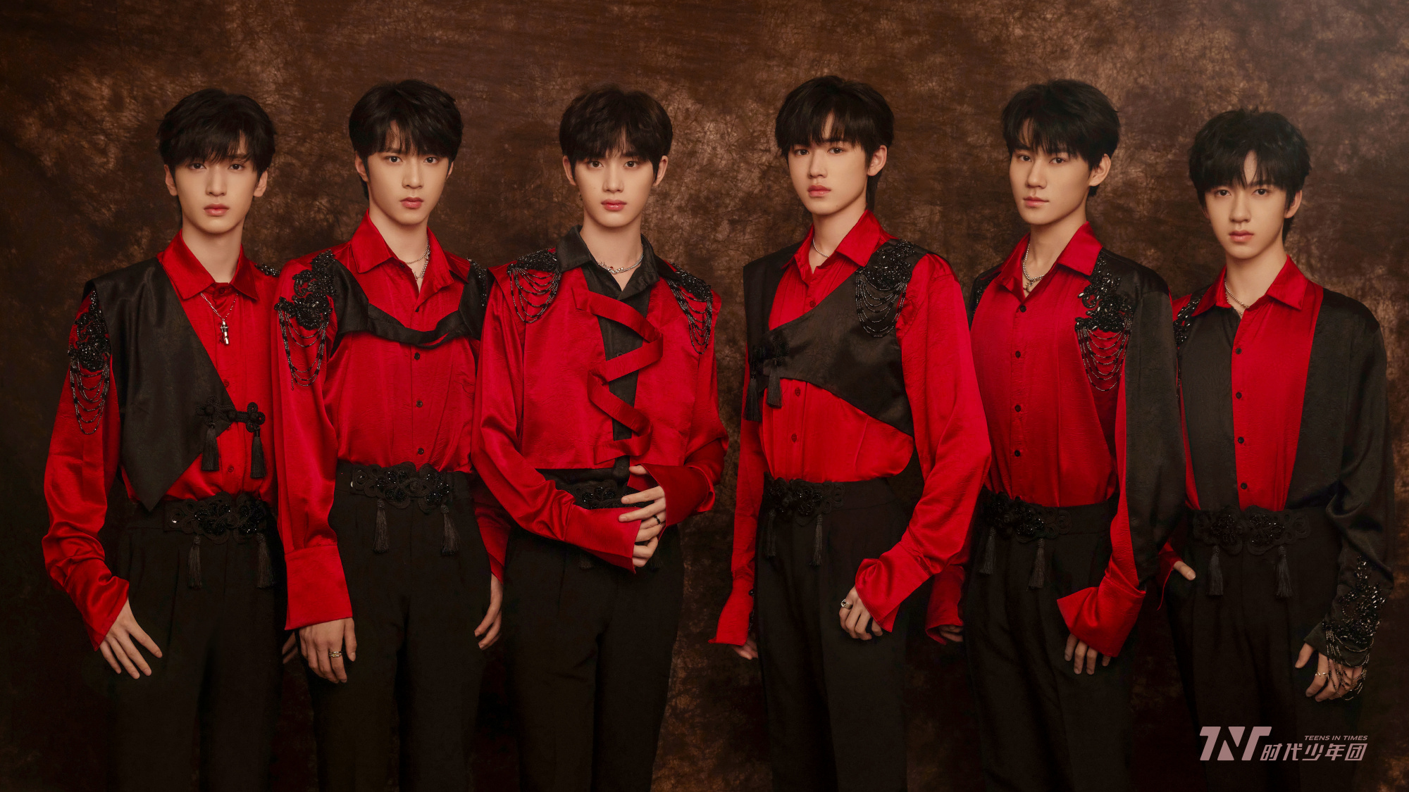 时代少年团东方卫视跨年造型丁程鑫宋亚轩刘耀文张真源