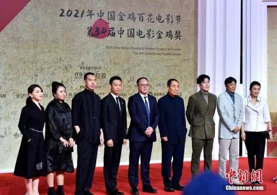 金鸡奖获奖名单来了！最佳男女主角：张译、张小斐休闲区蓝鸢梦想 - Www.slyday.coM