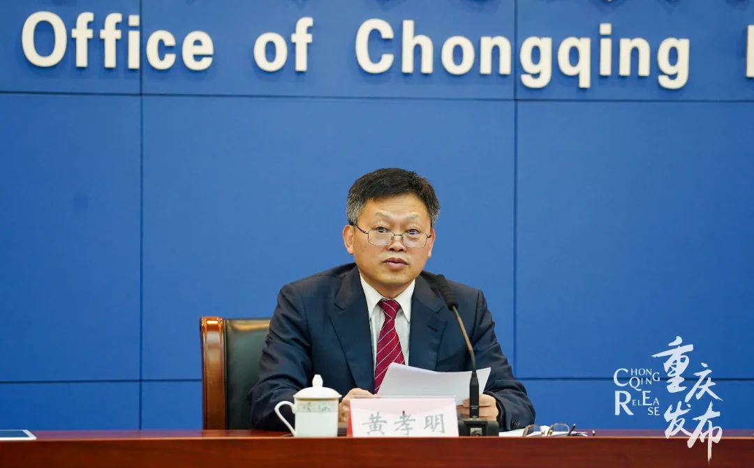 黄孝明介绍有关情况 吴汪洋 摄