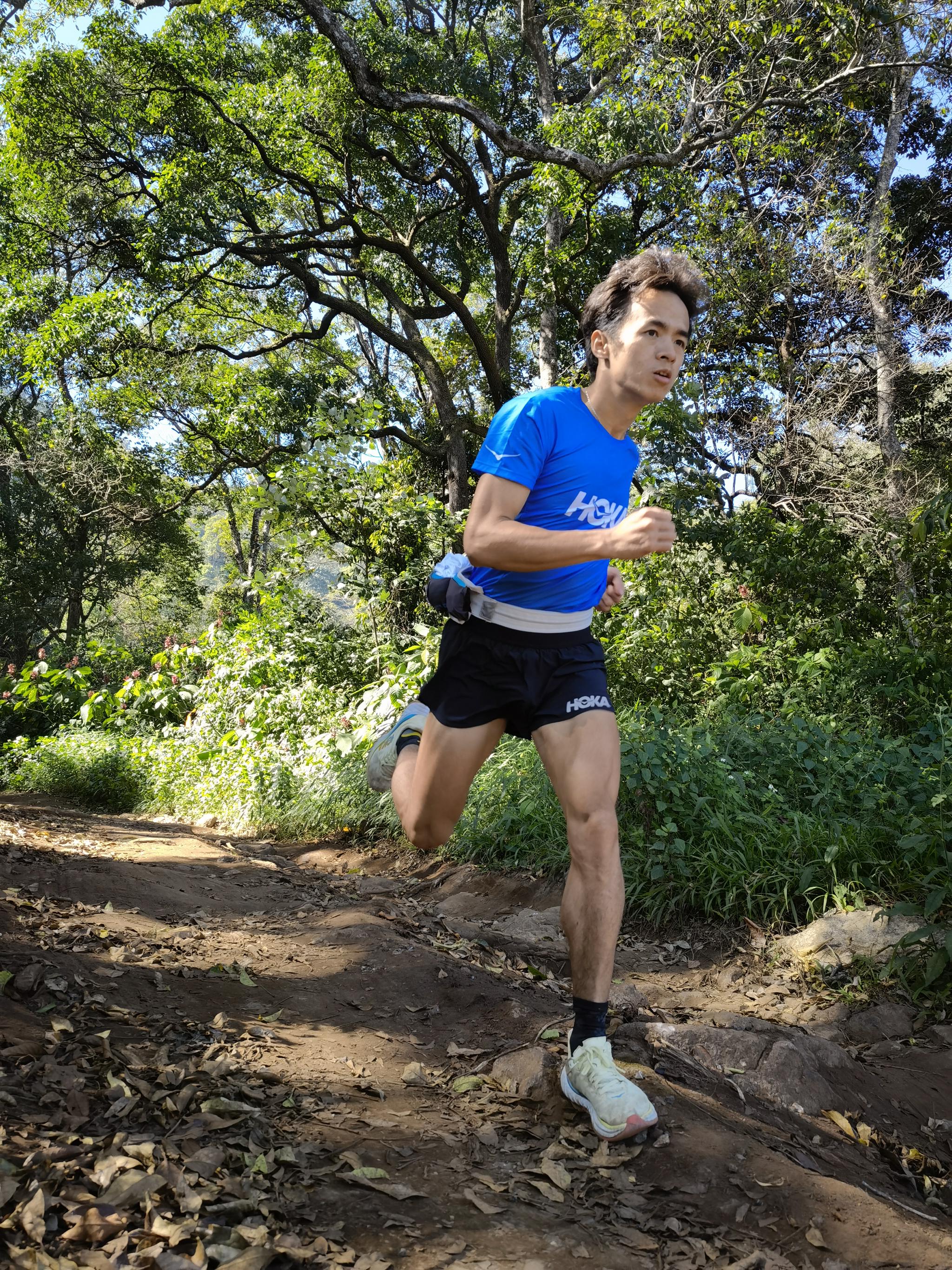 奔跑挥别2021跑步是自律承诺生活希望