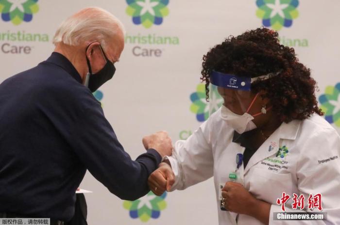 拜登上任连续三天签署政令聚焦抗疫