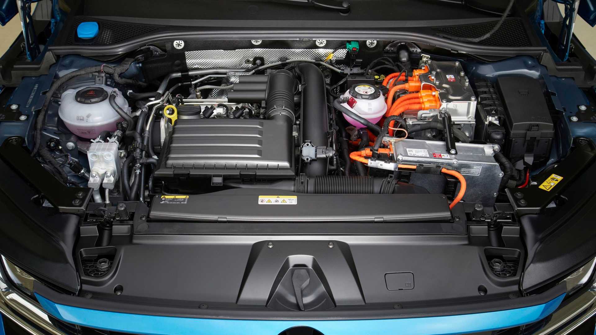 提供两种风格可选 大众CC推出插电混动版车型