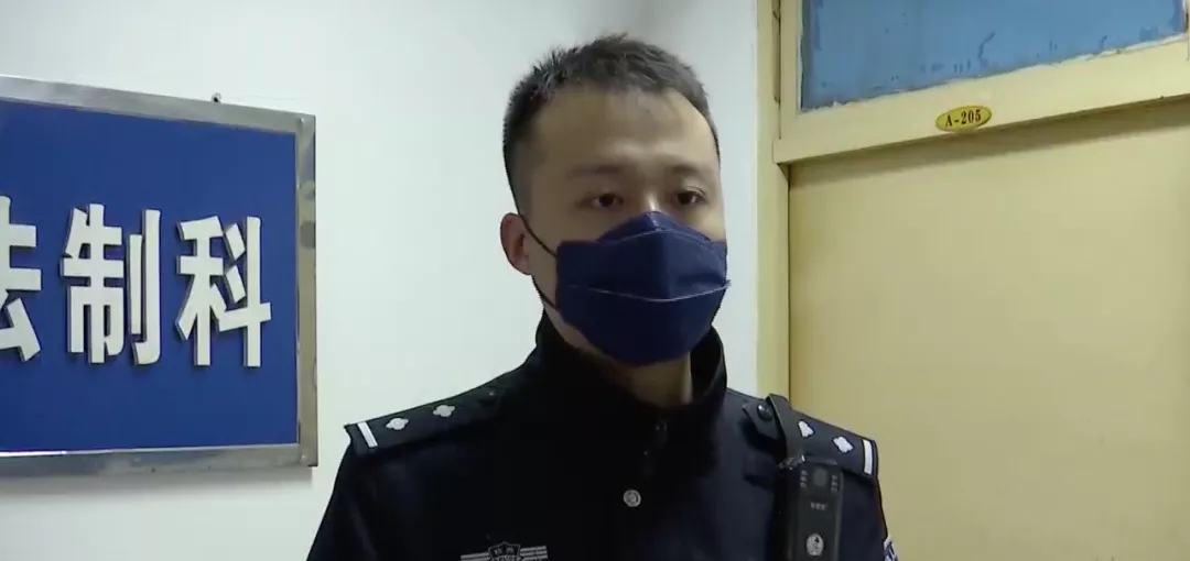 西安交警莲湖大队民警刘东西安电视台 图