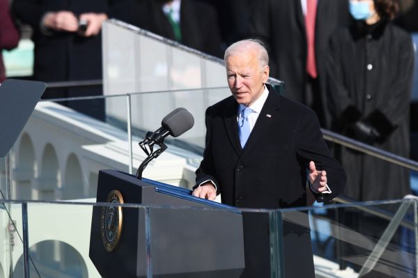 1月20日，在美国首都华盛顿国会山，拜登在美国第46任总统就职典礼上发表讲话。（新华社）