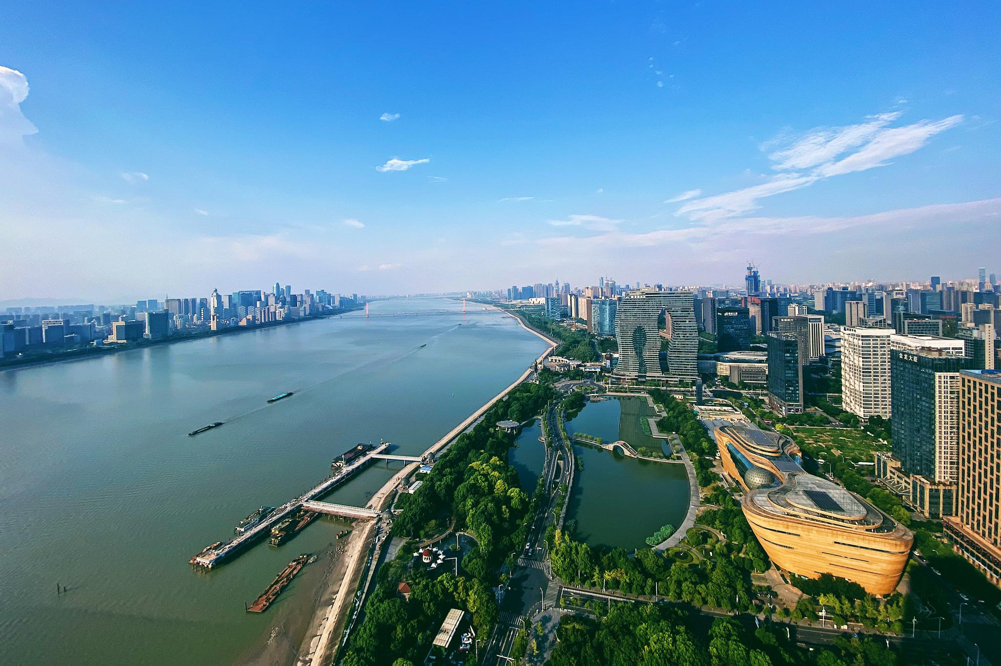 新征程我们再出发写在2021年省两会开幕之际