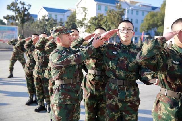 岗前集训压力大?请看火箭军某旅的"集训套餐"