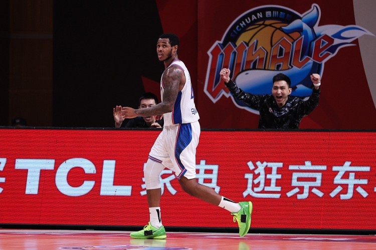 亨特单场狂轰68分 打破四川队队史纪录|亨特|cba常规赛|四川队_新浪