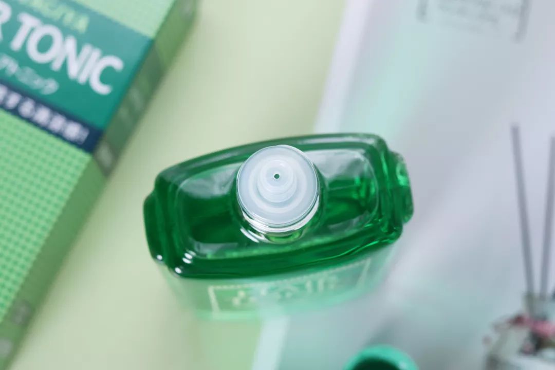 女生掉多少头发算脱发？看完有点慌休闲区蓝鸢梦想 - Www.slyday.coM