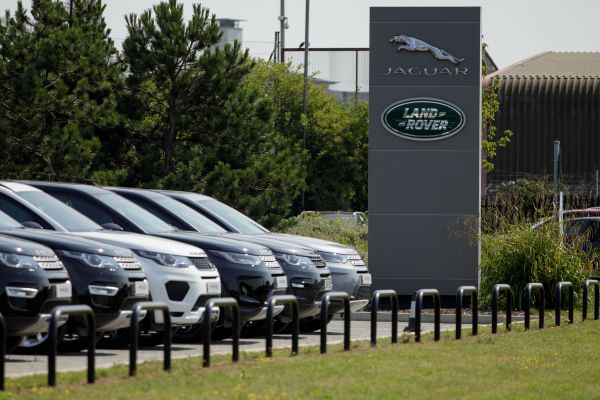 英车税改革令有车族“崩溃” 或为填补400亿英镑财政缺口