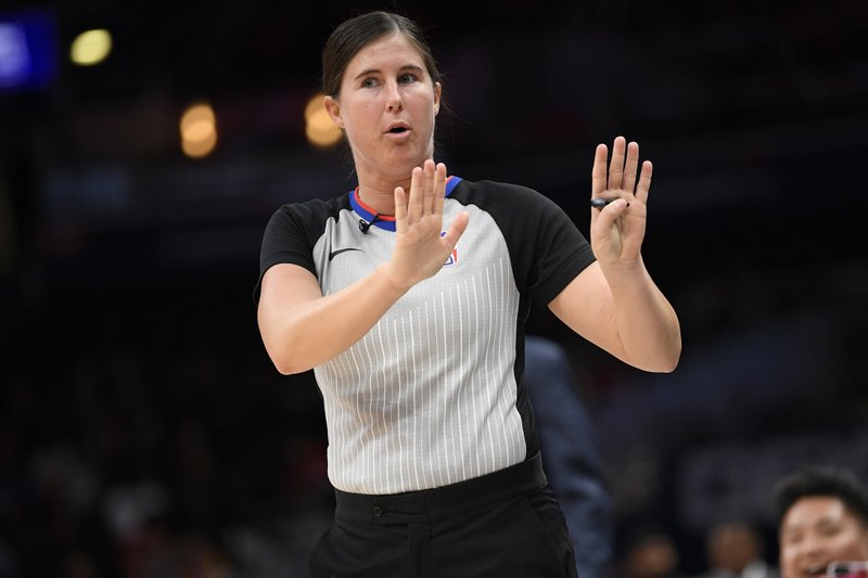 今天魔术黄蜂之战,将首次由两名女裁判同时执法|nba|黄蜂|施罗德_新浪