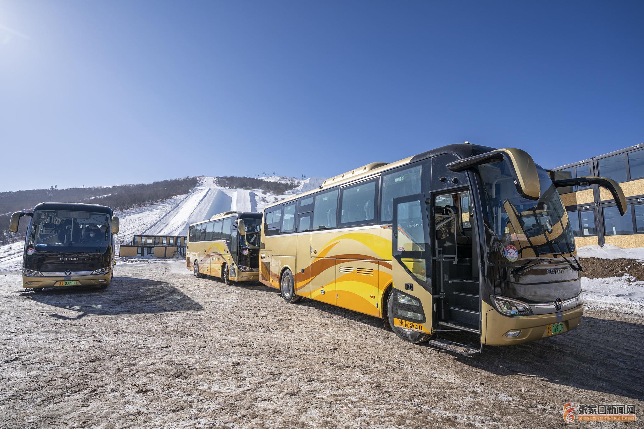 市公交集团组织氢燃料公交车和大巴车在崇礼区太子城冬奥核心区进行