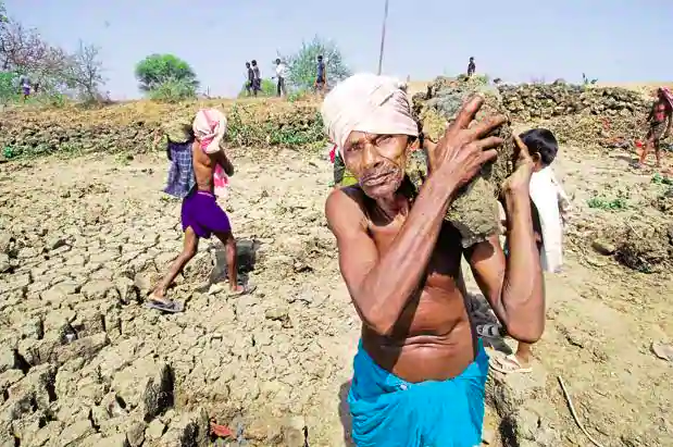 印度国庆日彻底乱套!数十万农民冲进首都新德里,引发大规模暴力抗议活动休闲区蓝鸢梦想 - Www.slyday.coM 印度国庆日彻底乱套!数十万农民冲进首都新德里,引发大规模暴力抗议活动休闲区蓝鸢梦想 - Www.slyday.coM