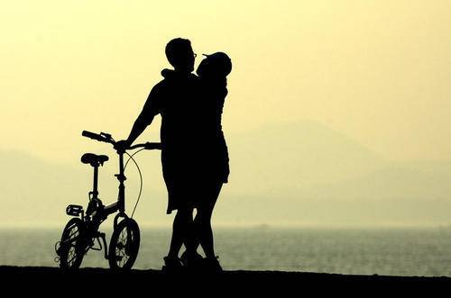 很少会有一种爱,是无条件,无休止地单向输出