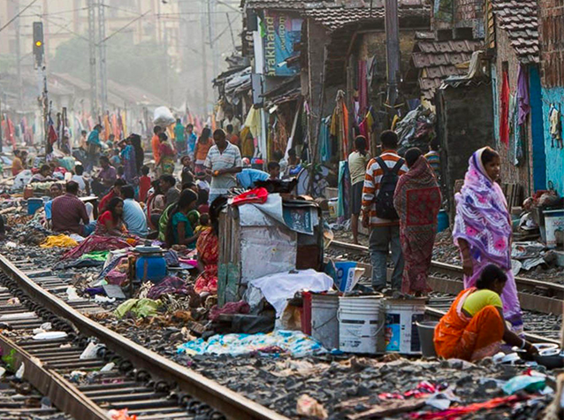 印度国庆日彻底乱套！数十万农民冲进首都新德里，引发大规模暴力抗议活动休闲区蓝鸢梦想 - Www.slyday.coM