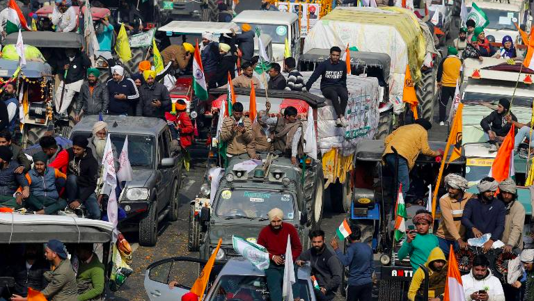 印度国庆日彻底乱套!数十万农民冲进首都新德里,引发大规模暴力抗议活动休闲区蓝鸢梦想 - Www.slyday.coM 印度国庆日彻底乱套!数十万农民冲进首都新德里,引发大规模暴力抗议活动休闲区蓝鸢梦想 - Www.slyday.coM
