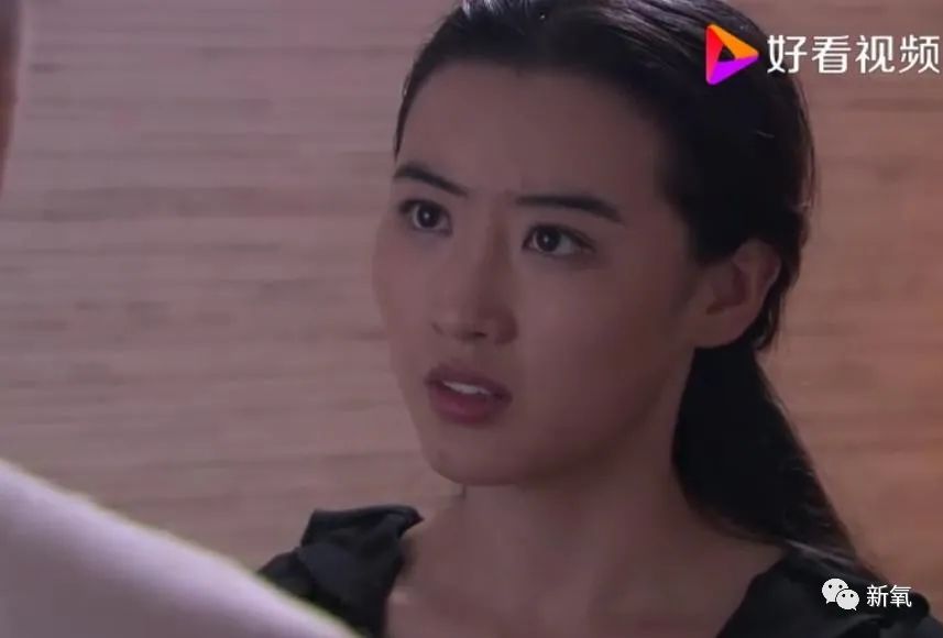 毕业于北京电影学院,参演过缉毒警匪剧《红蝎子之带泪梨花》的段小环