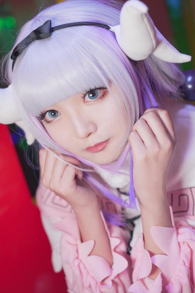 小林家的龙女仆康娜cosplay愿意和我一起放烟花吃吃吃吗