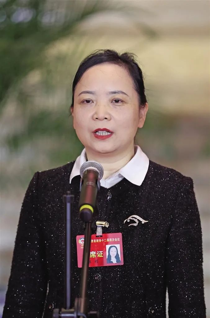 以实干快干知责担责创造履职新成效 ——省政协第二场"委员通道"开启