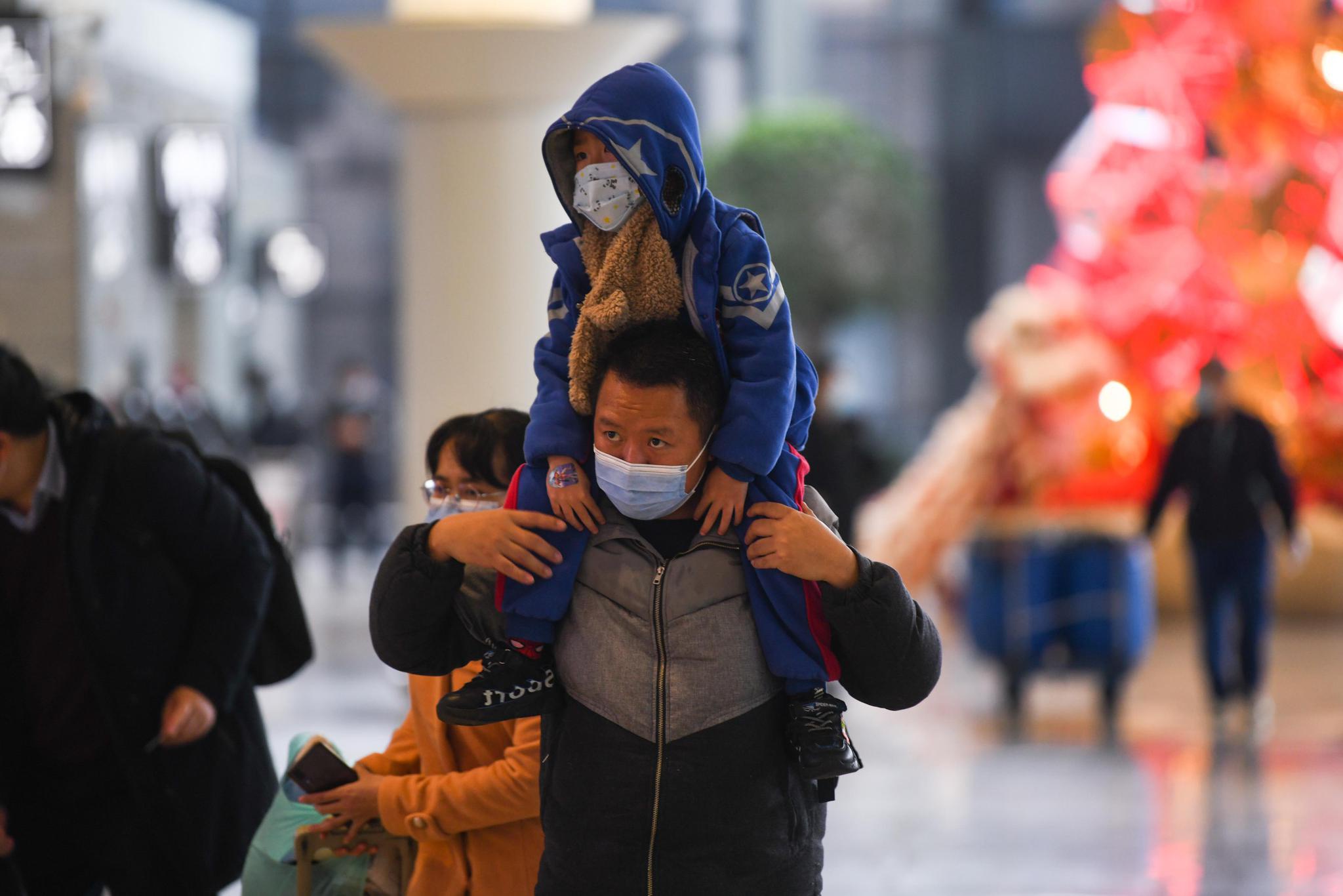 他们带着乡愁踏上了回家的路快来看2021春运的模样多图视频