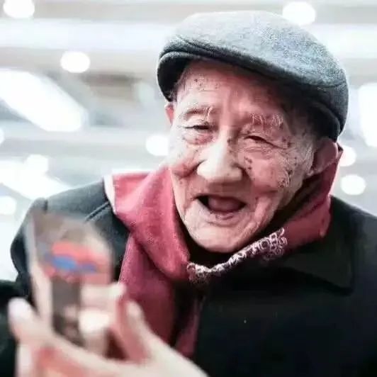 捐出毕生积蓄助学,百岁"中国好人"走了