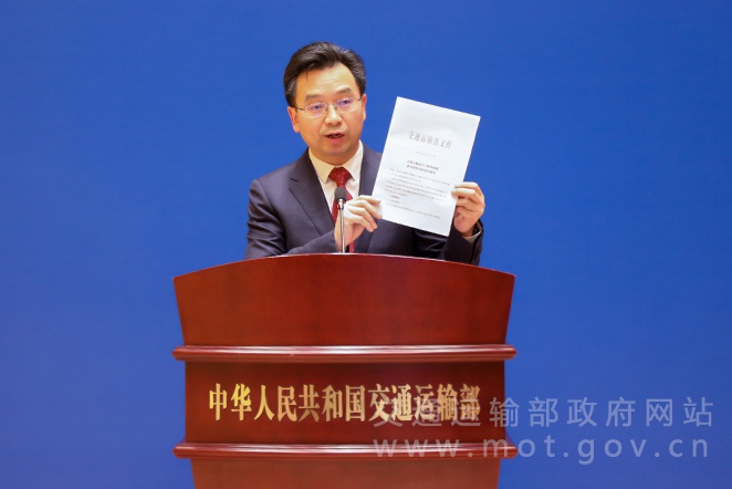 交通运输部新闻发言人吴春耕 来源:交通运输部网站 闫隆頔 摄