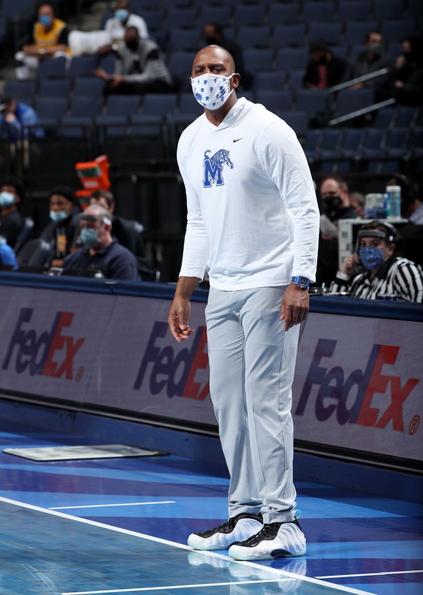 哈达威本尊上脚!全新白喷 air foamposite one 首次曝光!