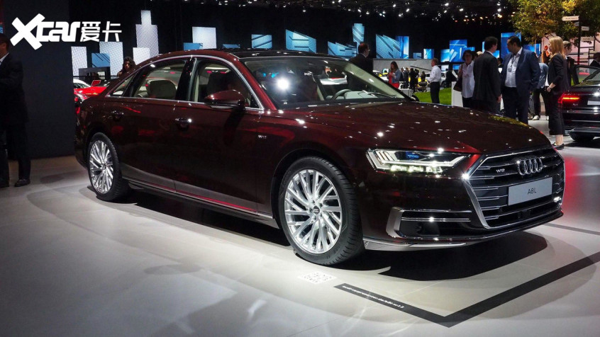 2010年,第三代奥迪a8l上市,旗舰车型依旧搭载了w12发动机,不过排量