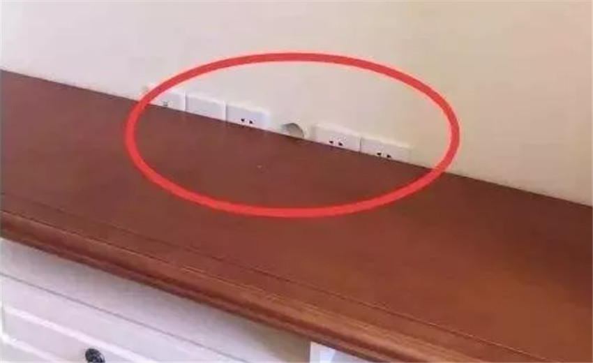 电视墙的插座电源外露太凌乱用什么办法隐藏最合适