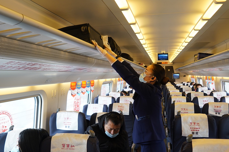 宁夏迎来接入全国高铁网后首个春运