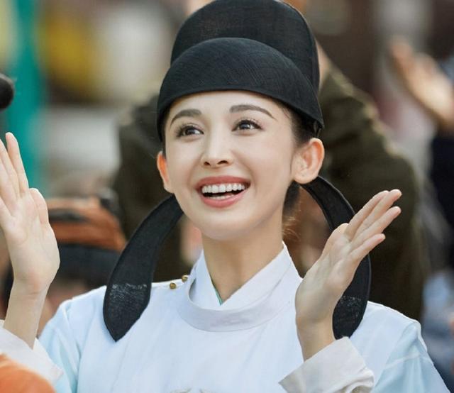 古力娜扎新剧开播引热议与大5岁麦迪娜演母女确定没开玩笑