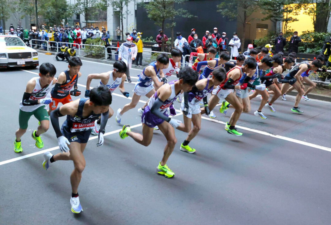 箱根驿传丨1075公里配速303创価大学夺首日冠军