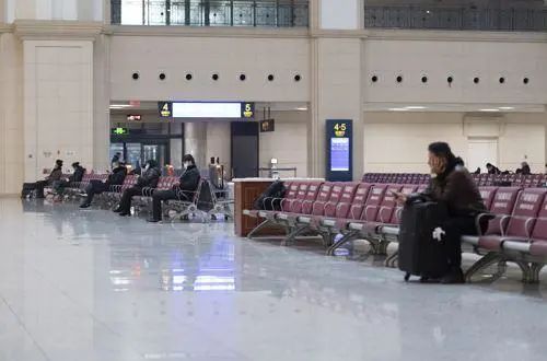 春运启幕：7749架次航班已取消 “今年春节航空公司亏定了”