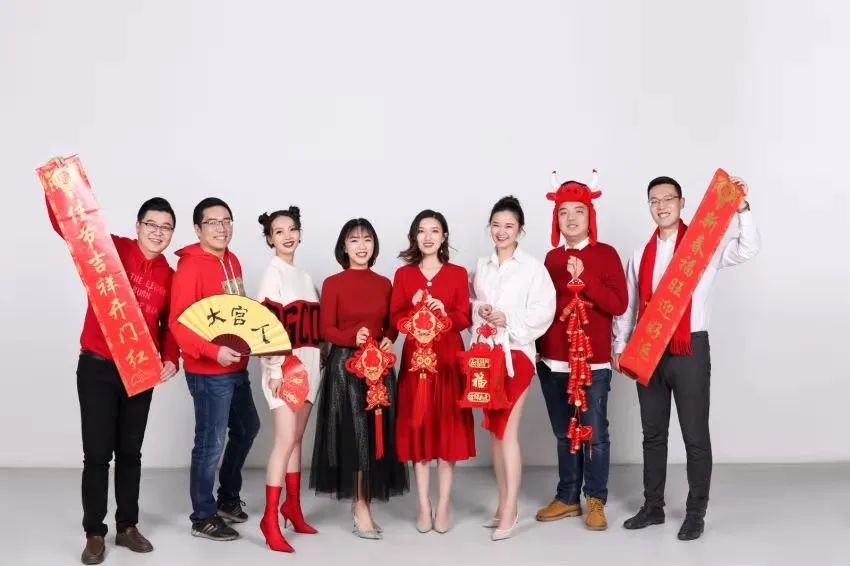 1067大主播们都在这儿等您啦!明天见!_新浪新闻