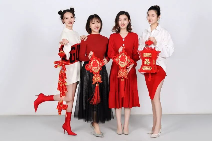 1067大主播们都在这儿等您啦!明天见!_新浪新闻