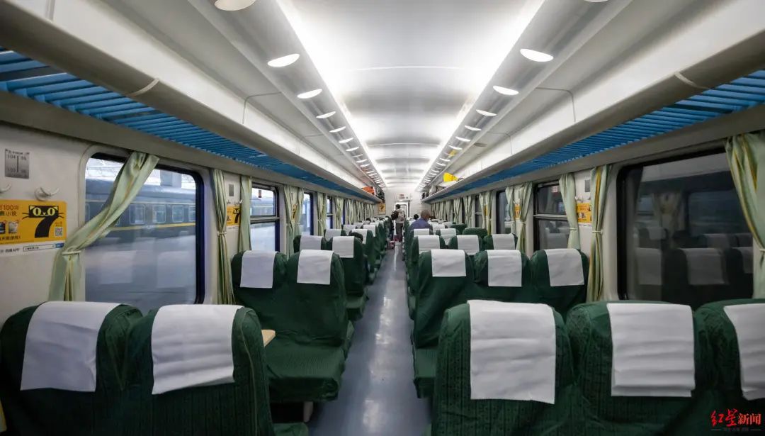 ▲成都开往深圳的K504次列车