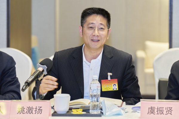 省两会一闭幕身为省人大代表的书记县长们停不下来了