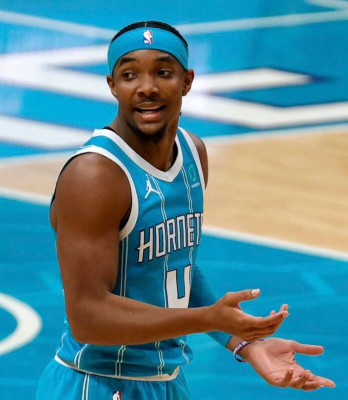 黄蜂格拉汉姆连续两场10投1中