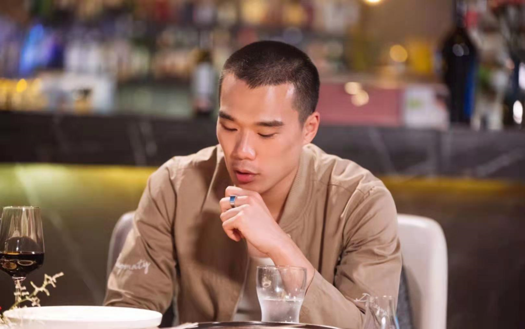 金莎|耿斯汉_新浪新闻