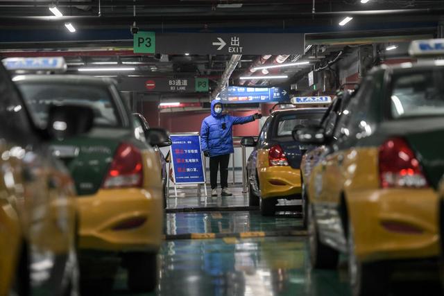 北京：网约车不得出京去中高风险地区 驾驶员和乘客应全程戴口罩
