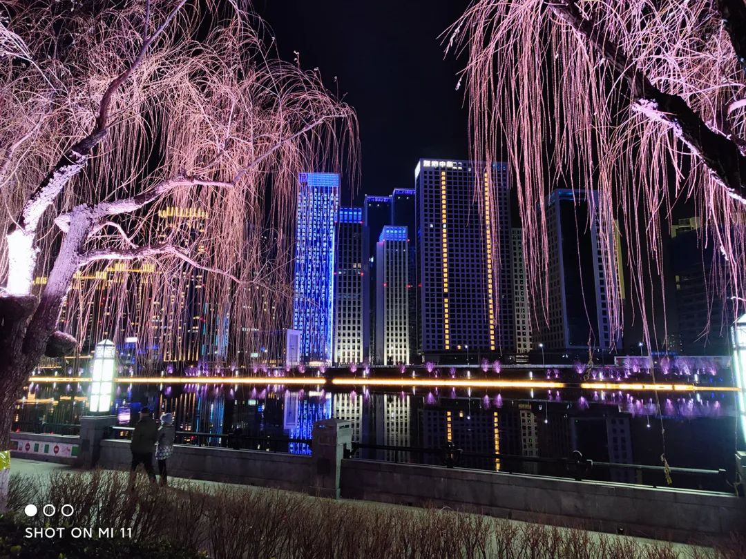 小米11夜景拍摄体验:滤镜下拍出迷离的夜色