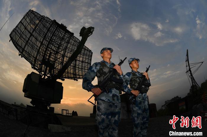 散向峰头卫故乡记南部战区空军雷达某旅友谊关雷达站官兵