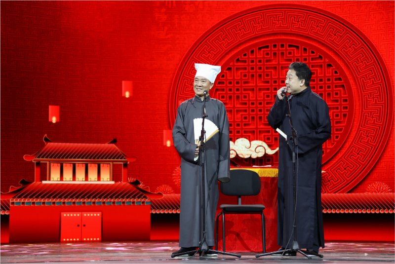 就是相声观众的群体越来越广泛了,大家都以为喜欢相声的都是中老年人