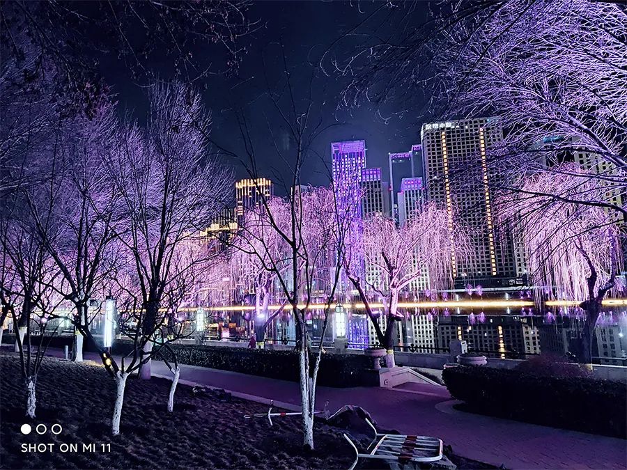 小米11夜景拍摄体验滤镜下拍出迷离的夜色