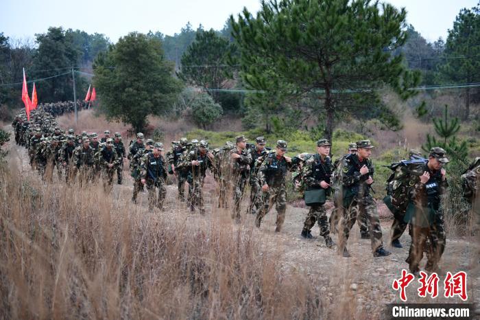 武警江西总队寒冬拉练砥精兵|南昌|江西_新浪新闻