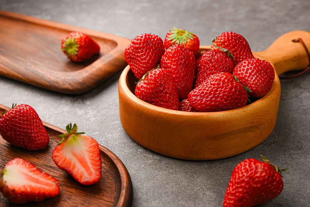 吃起来甜但热量很低的水果最后两个就是有点贵