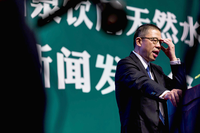 大自然的印钞机农夫山泉创始人钟睒睒跻身全球富豪榜第六