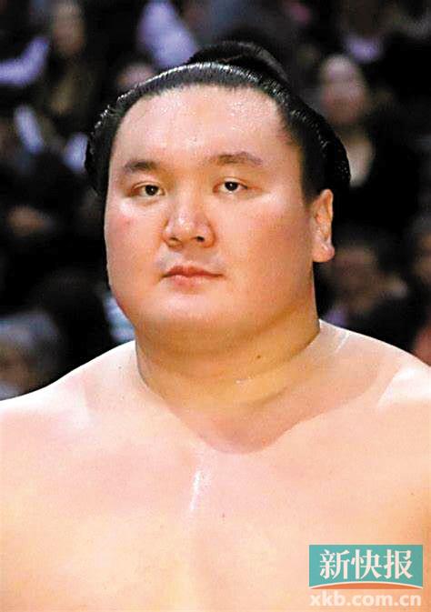 日本相扑巨星确诊新冠肺炎